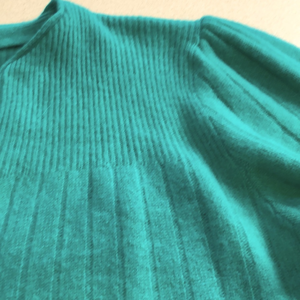 VINTAGE VICTORIA JONES LAMBSWOOL AND ANGORA CARDIGAN KELLY GREEN SIZE MEDIUM - Picture 7 of 13